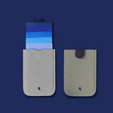 将图片加载到图库查看器，The Wallet With a Trick Up Its Sleeve
